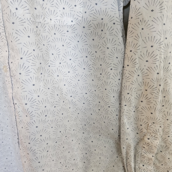 Club Monaco cotton button down shirts size Medium slim fit style - Picture 3 of 9